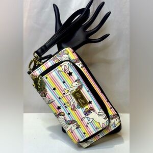 Betty JohnsonUnicorn Print Wristlet